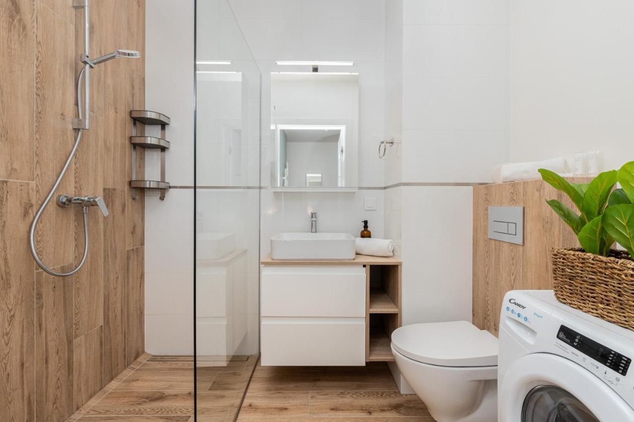 Lejlighed Bright & Stylish With Balcony 1,5 Km To Main By Renters Gdańsk