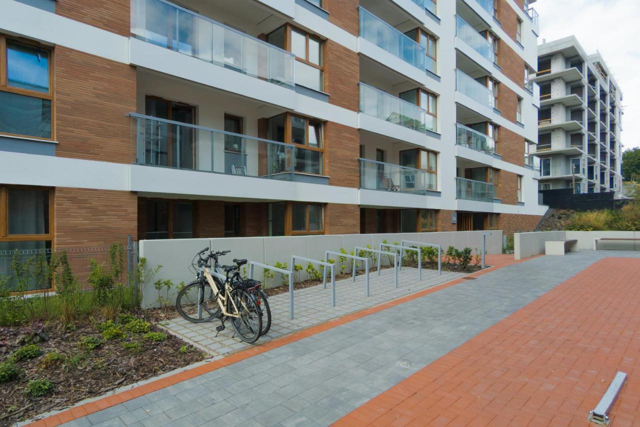 Bright & Stylish With Balcony 1,5 Km To Main By Renters Lejlighed *